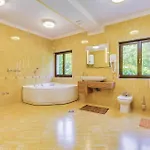 펜션 Gorgeous In With Sauna 브리비르