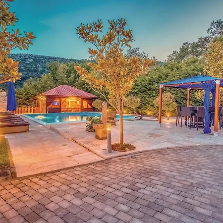 Luxurious Home In Bribir