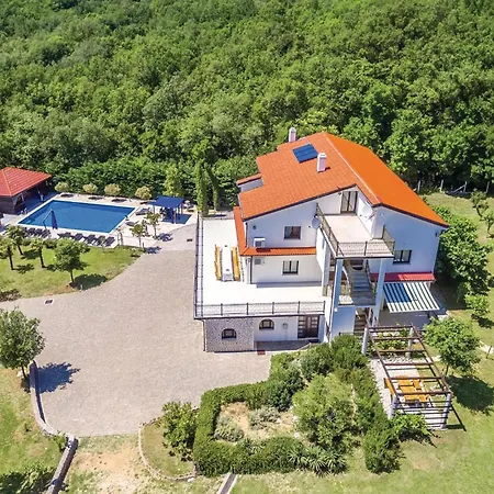 Luxurious Home In Bribir *
