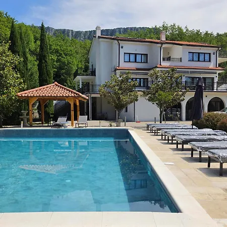 Дом отдыха Luxurious Home In Bribir *