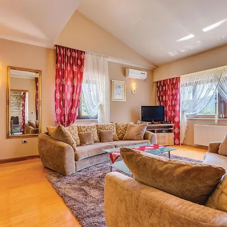 Dom wakacyjny In With Sauna *