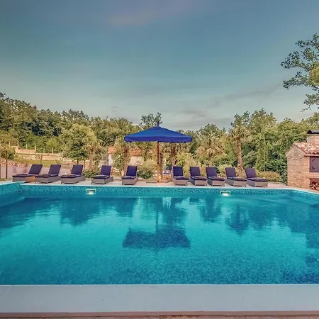 Dom wakacyjny In With Sauna *