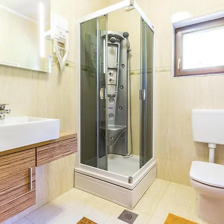 In With Sauna Dom wakacyjny Bribir (Primorje-Gorski Kotar)