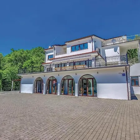 Dom wakacyjny In With Sauna