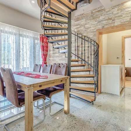 In With Sauna Dom wakacyjny *