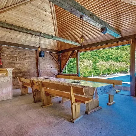 Dom wakacyjny In With Sauna