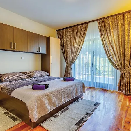 Dom wakacyjny In With Sauna *